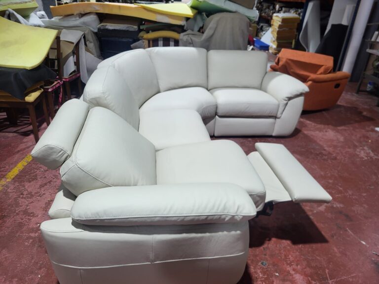 reparto de muebles tapizados en furgoneta, muestra de telas en domicilio del cliente